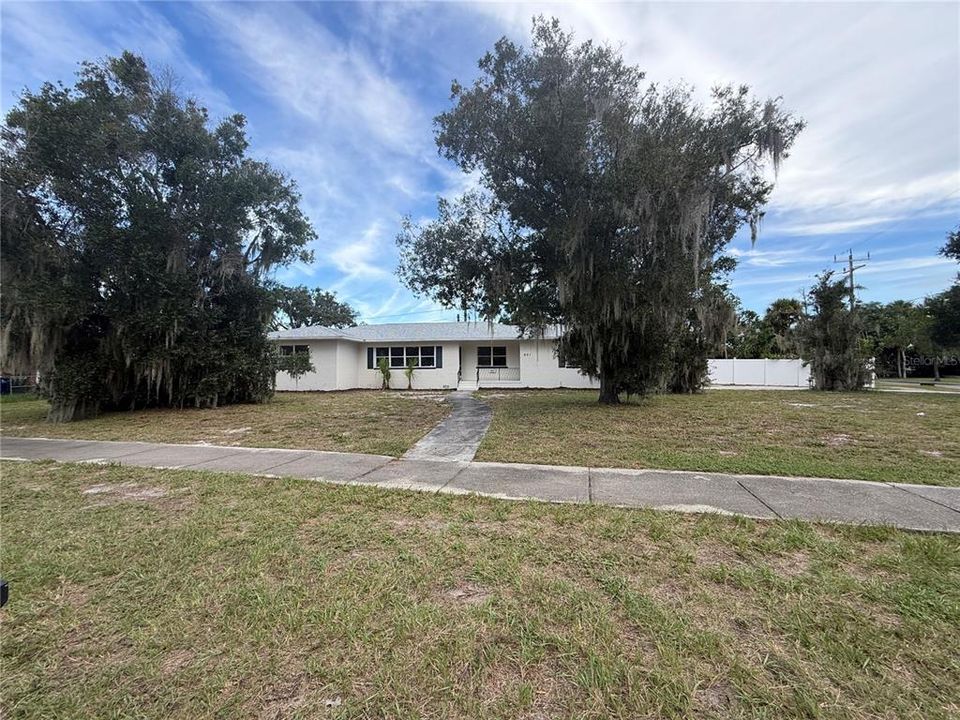 For Sale: $490,000 (3 beds, 2 baths, 1697 Square Feet)