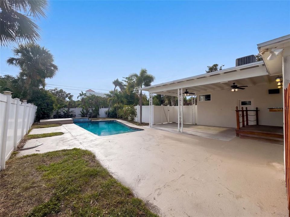 For Sale: $490,000 (3 beds, 2 baths, 1697 Square Feet)