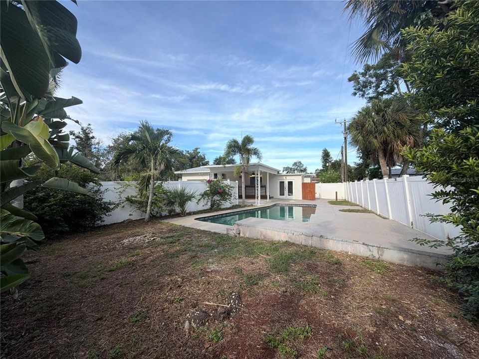 For Sale: $490,000 (3 beds, 2 baths, 1697 Square Feet)