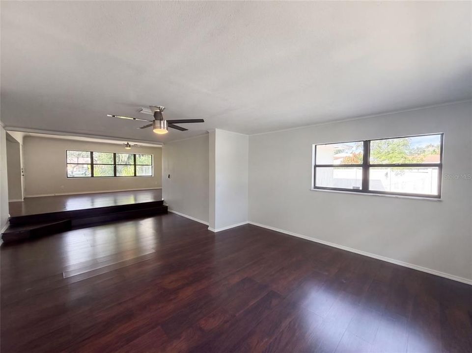 For Sale: $490,000 (3 beds, 2 baths, 1697 Square Feet)