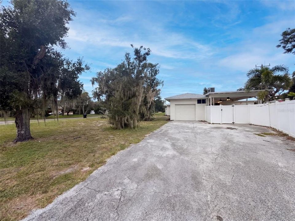 For Sale: $490,000 (3 beds, 2 baths, 1697 Square Feet)