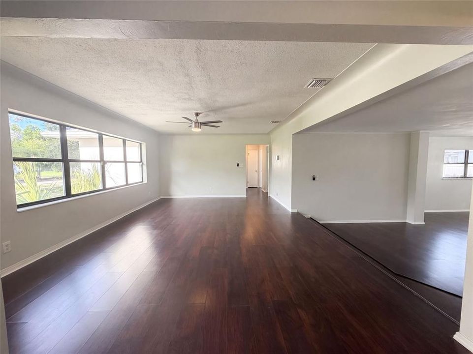 For Sale: $490,000 (3 beds, 2 baths, 1697 Square Feet)