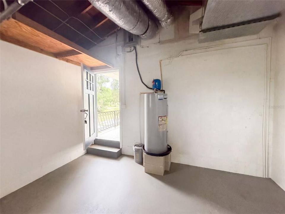 For Sale: $490,000 (3 beds, 2 baths, 1697 Square Feet)