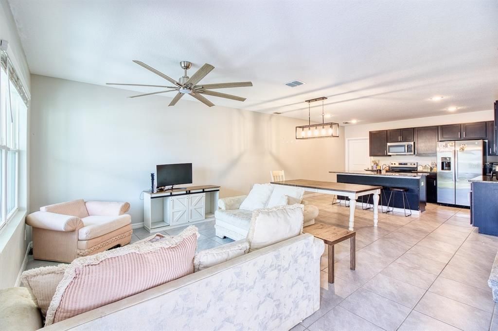 En Venta: $300,000 (3 camas, 2 baños, 1548 Pies cuadrados)