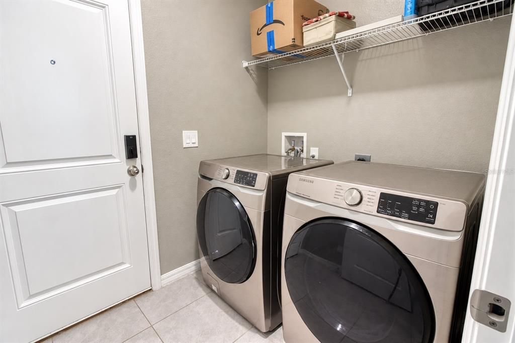 En Venta: $300,000 (3 camas, 2 baños, 1548 Pies cuadrados)