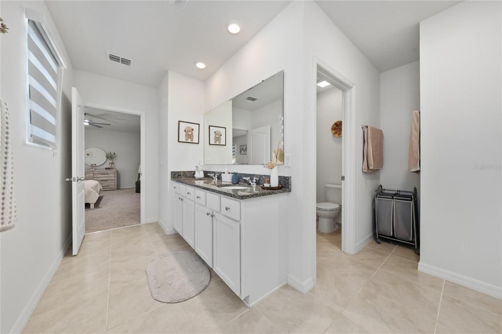 En Venta: $430,990 (4 camas, 2 baños, 2526 Pies cuadrados)