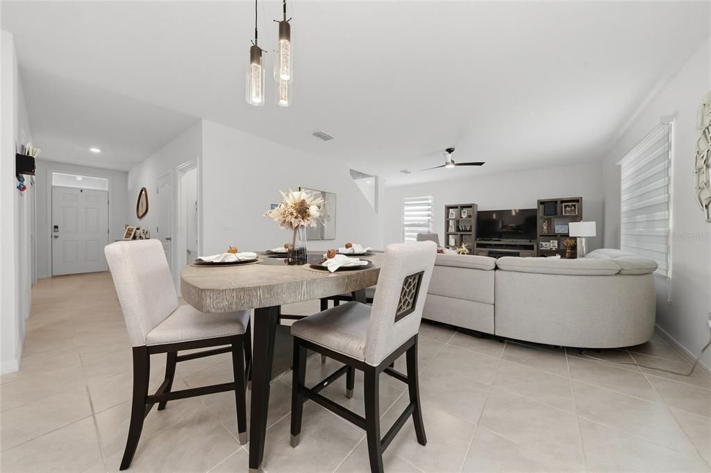 En Venta: $430,990 (4 camas, 2 baños, 2526 Pies cuadrados)