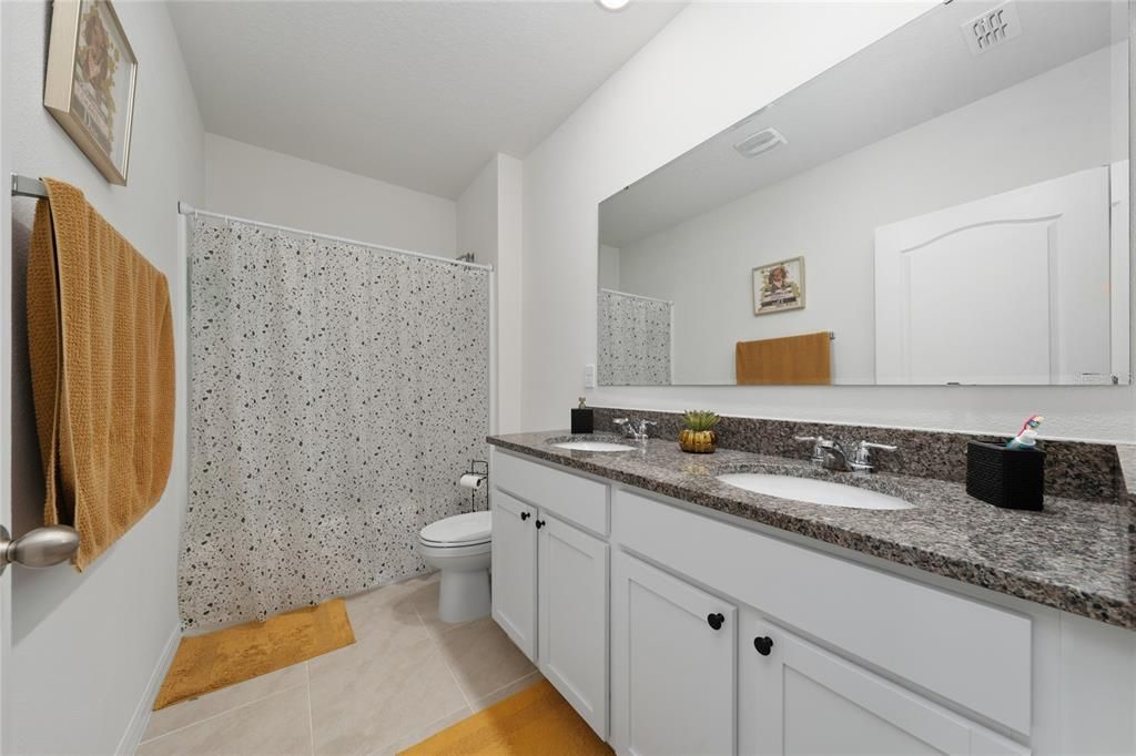 En Venta: $430,990 (4 camas, 2 baños, 2526 Pies cuadrados)