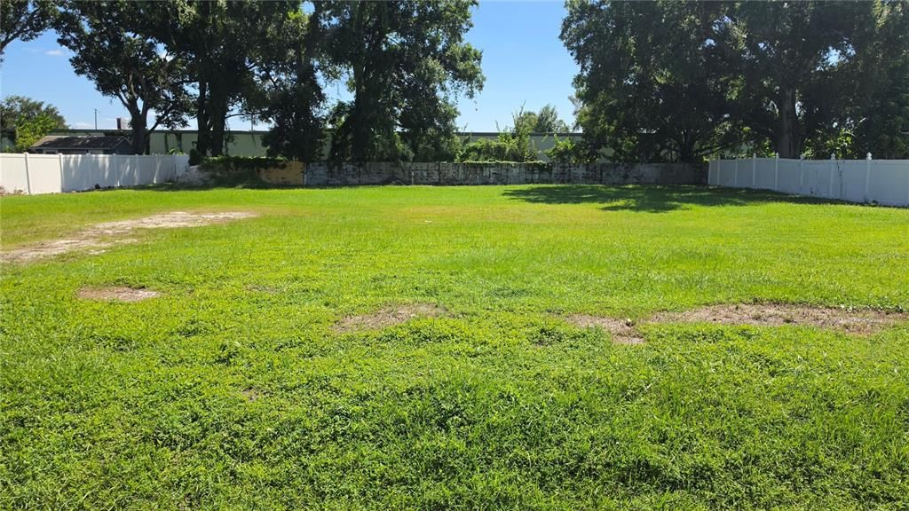 На продажу: $249,900 (0.15 acres)
