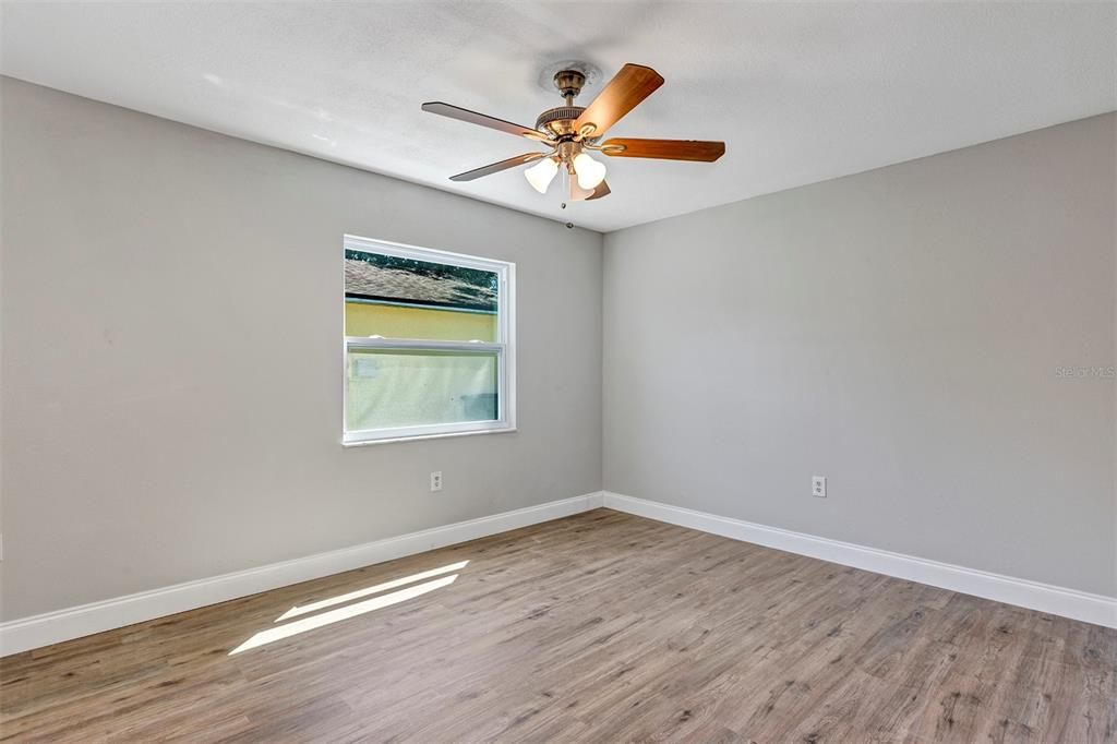 For Sale: $232,500 (3 beds, 2 baths, 1229 Square Feet)