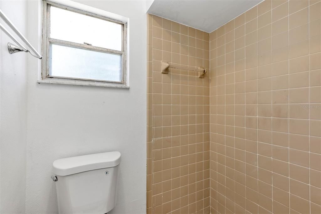 For Sale: $232,500 (3 beds, 2 baths, 1229 Square Feet)