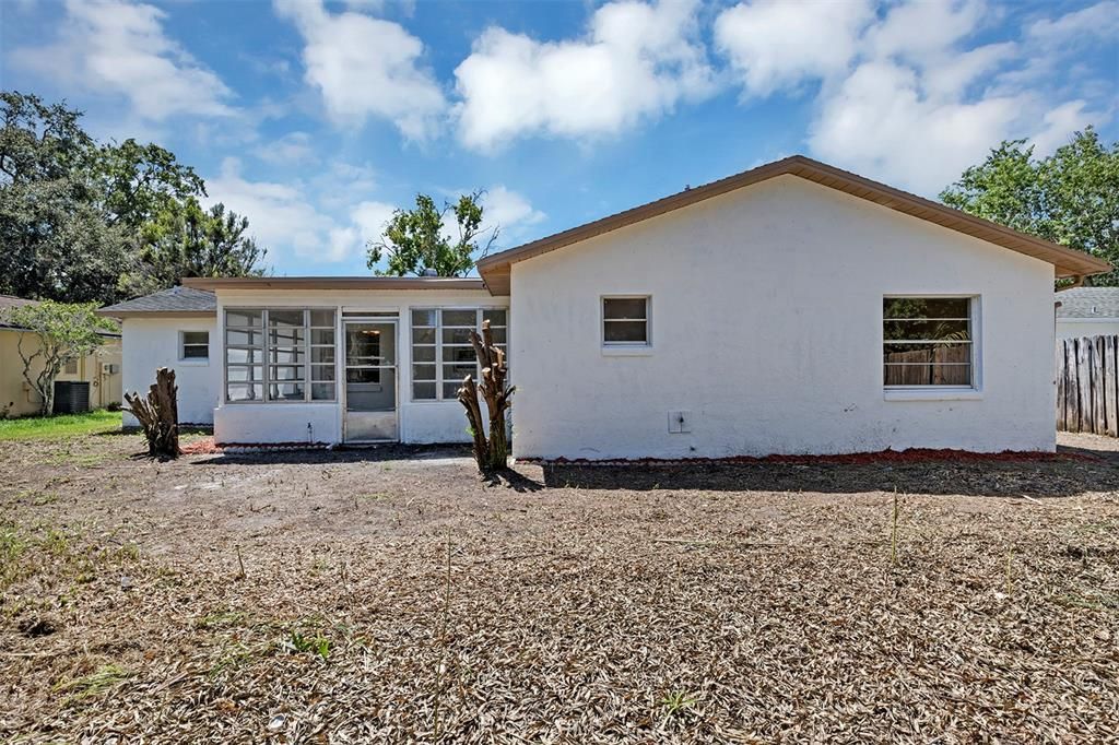 For Sale: $232,500 (3 beds, 2 baths, 1229 Square Feet)