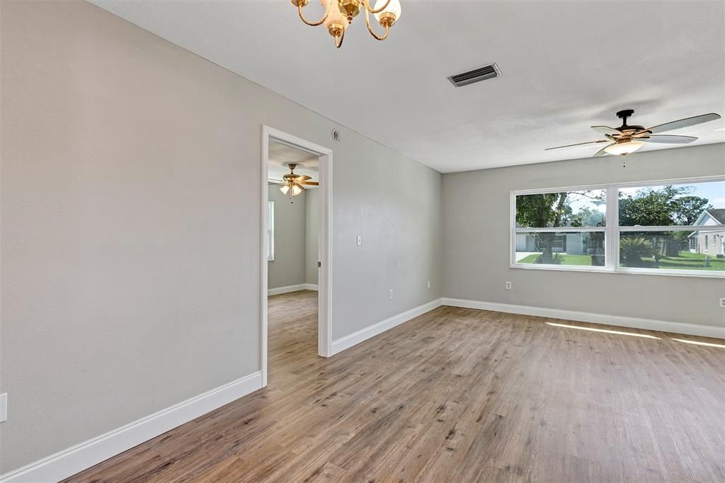 For Sale: $232,500 (3 beds, 2 baths, 1229 Square Feet)