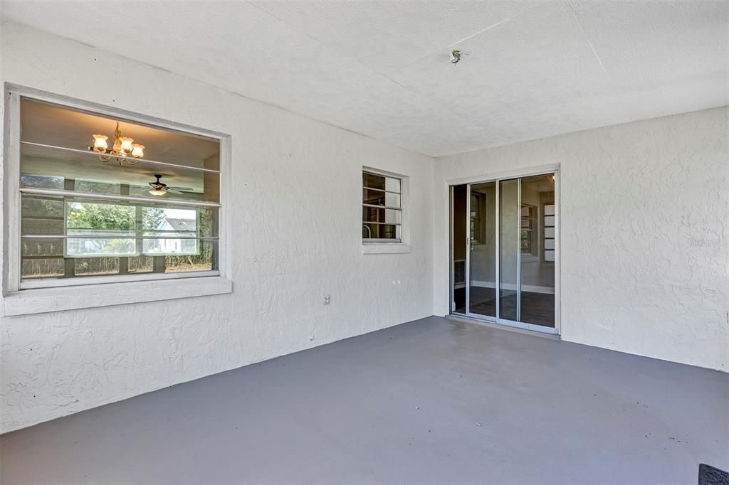 For Sale: $232,500 (3 beds, 2 baths, 1229 Square Feet)