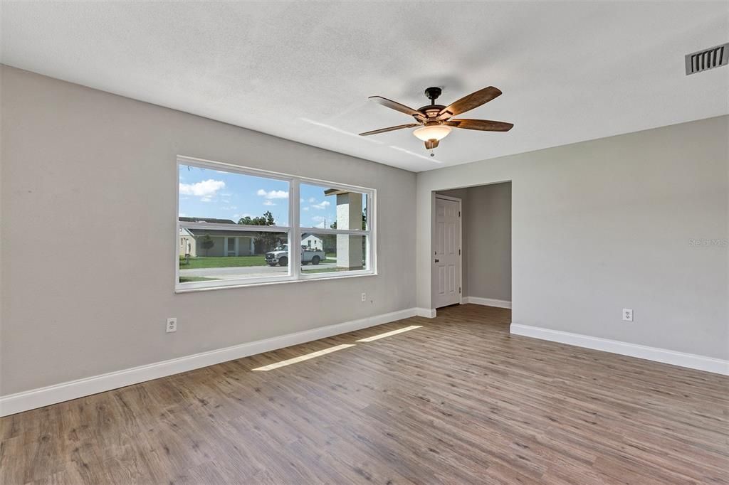 For Sale: $232,500 (3 beds, 2 baths, 1229 Square Feet)
