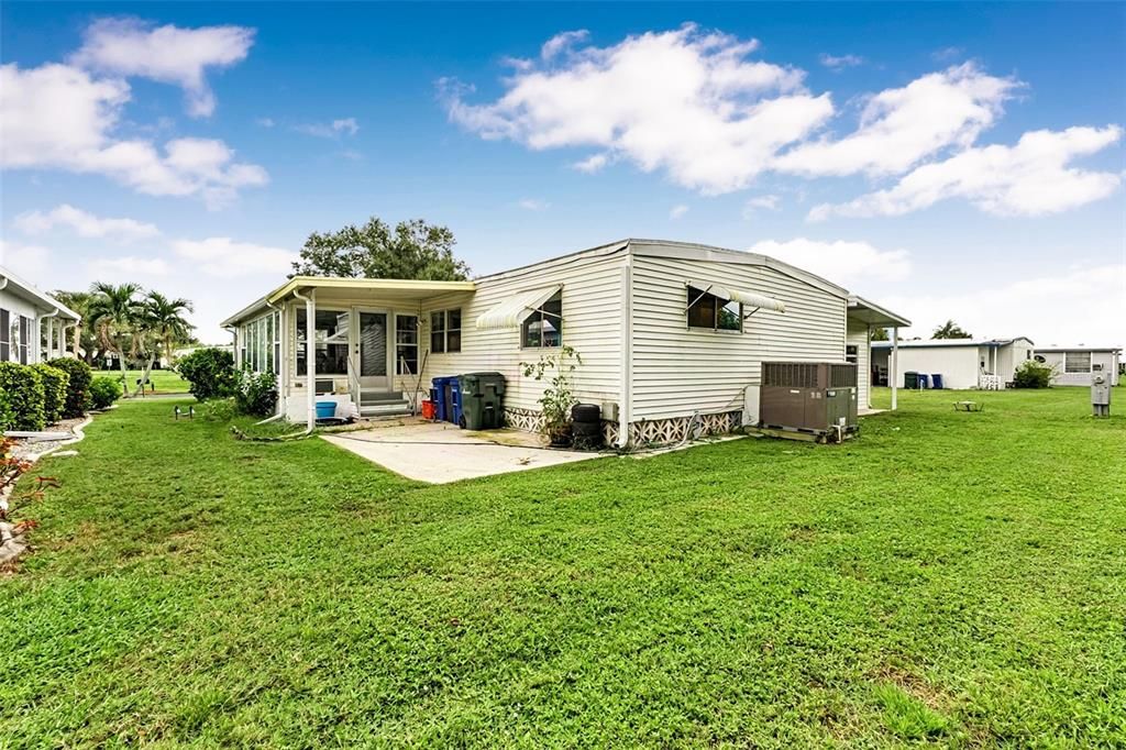 Active With Contract: $135,000 (2 beds, 2 baths, 1368 Square Feet)