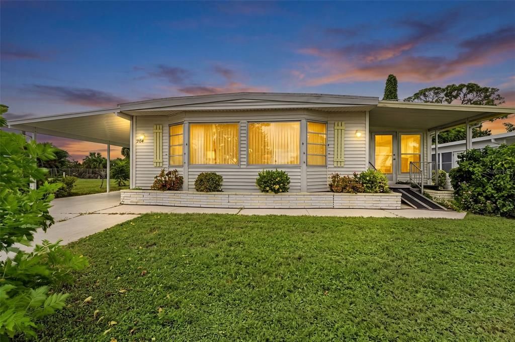 Active With Contract: $135,000 (2 beds, 2 baths, 1368 Square Feet)