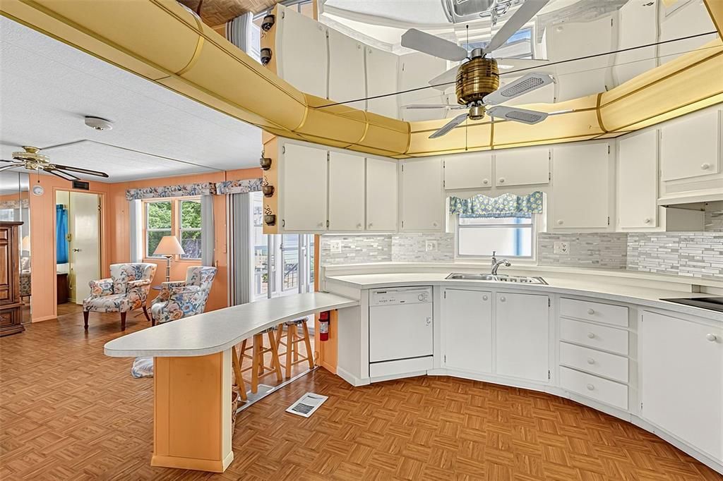 Active With Contract: $135,000 (2 beds, 2 baths, 1368 Square Feet)