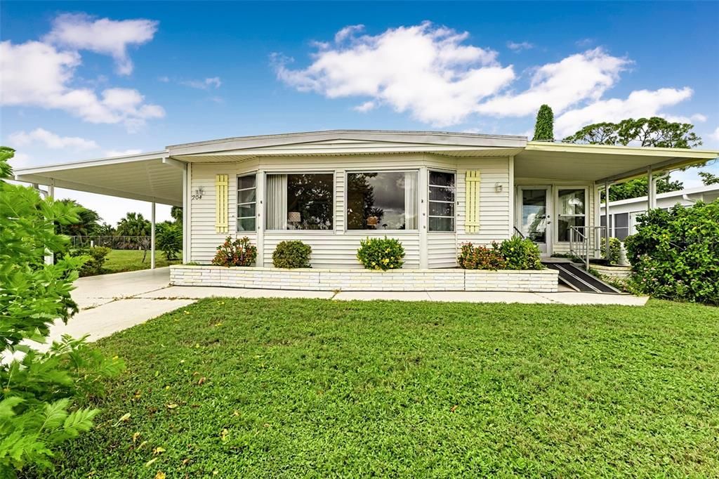 Active With Contract: $135,000 (2 beds, 2 baths, 1368 Square Feet)