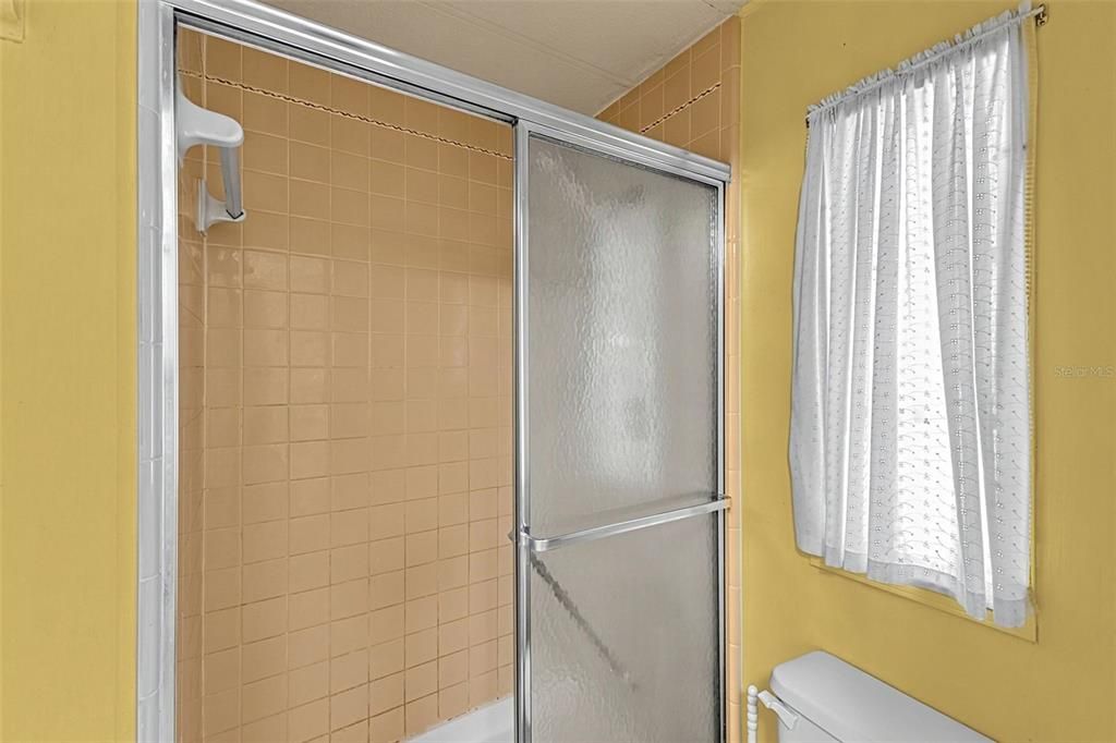 Active With Contract: $135,000 (2 beds, 2 baths, 1368 Square Feet)