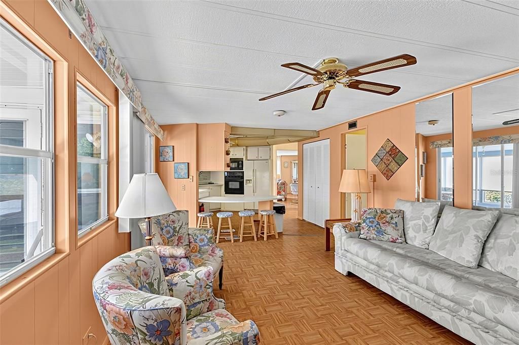 Active With Contract: $135,000 (2 beds, 2 baths, 1368 Square Feet)