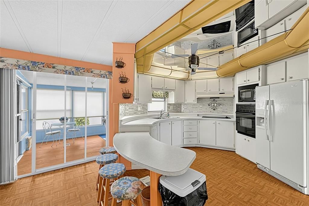 Active With Contract: $135,000 (2 beds, 2 baths, 1368 Square Feet)