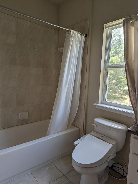 For Rent: $2,300 (3 beds, 2 baths, 1431 Square Feet)