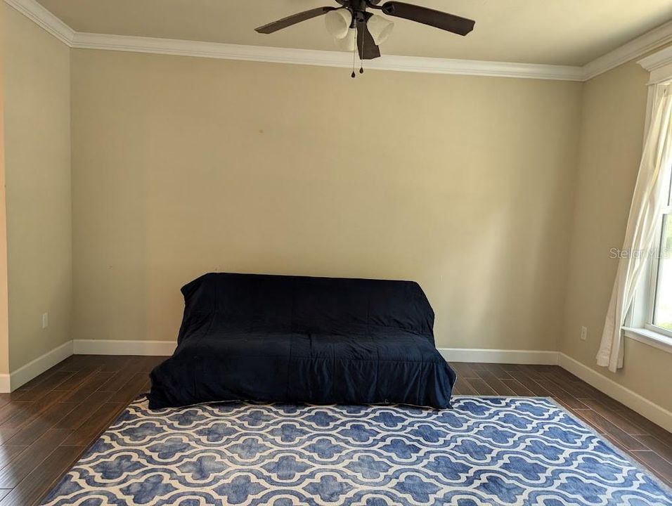 For Rent: $2,300 (3 beds, 2 baths, 1431 Square Feet)
