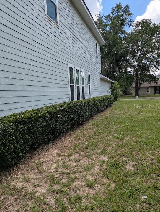 For Rent: $2,300 (3 beds, 2 baths, 1431 Square Feet)