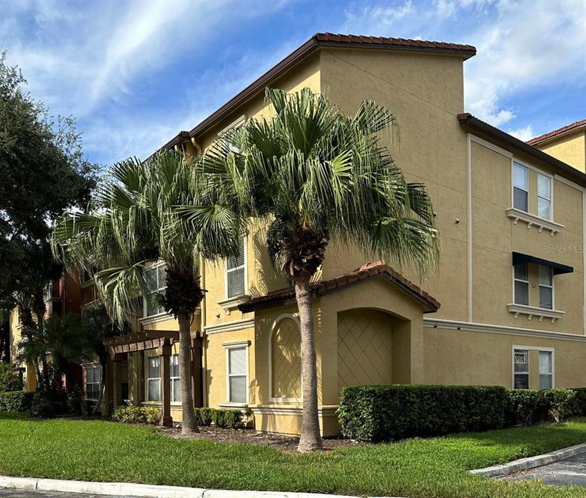 For Rent: $1,650 (2 beds, 2 baths, 988 Square Feet)