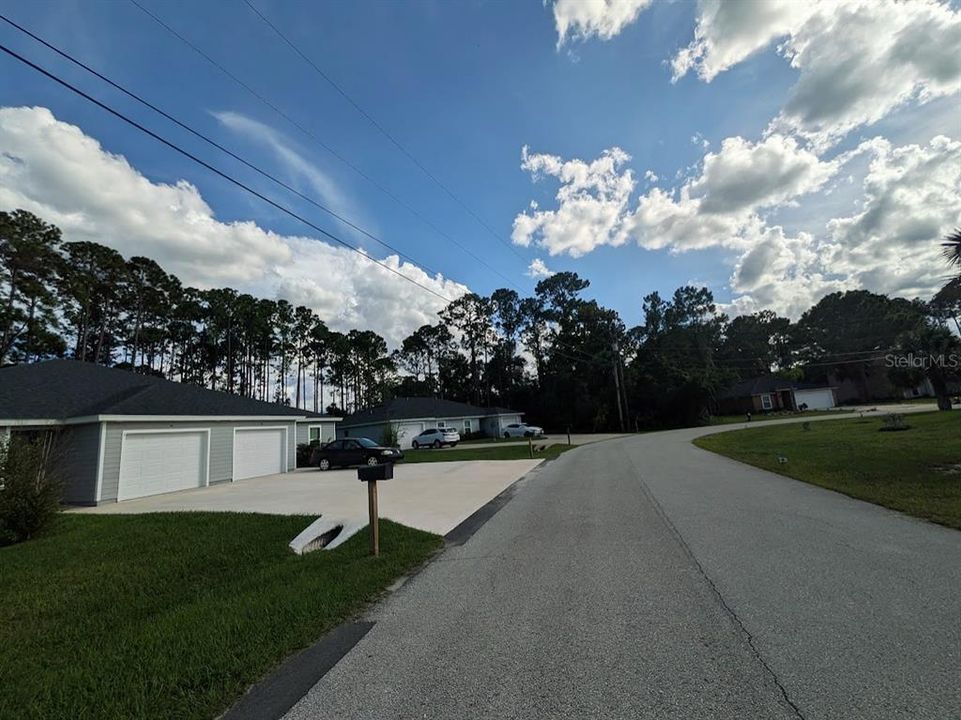 На продажу: $80,000 (0.25 acres)