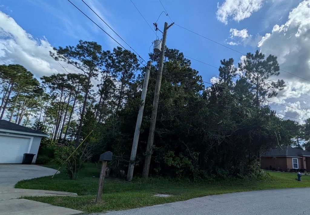 На продажу: $80,000 (0.25 acres)
