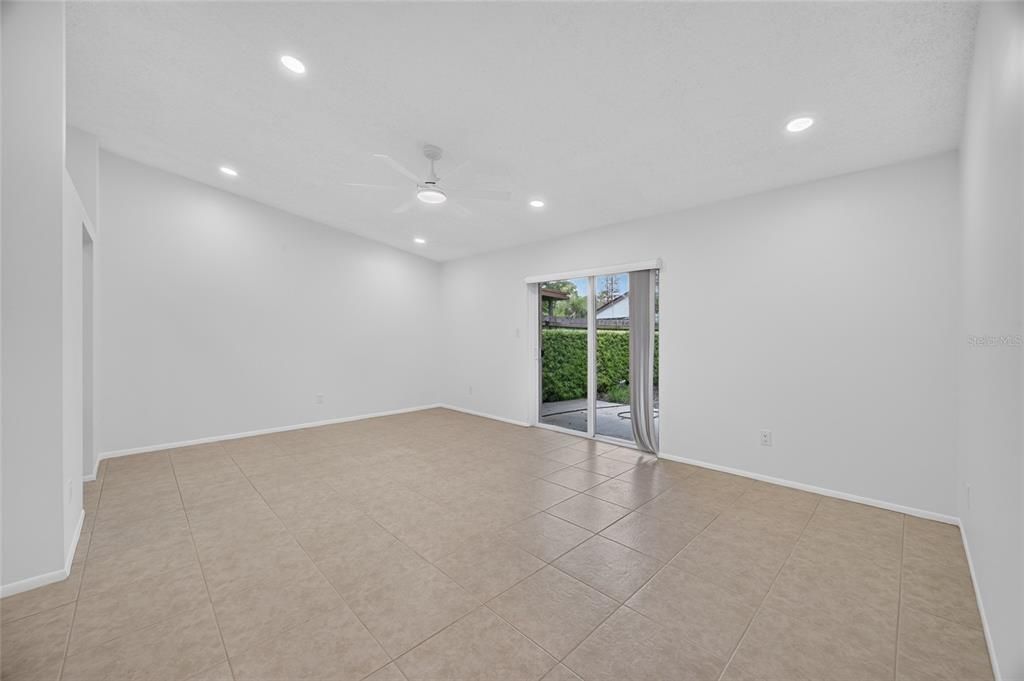 В аренду: $1,795 (2 спален, 2 ванн, 1152 Квадратных фут)