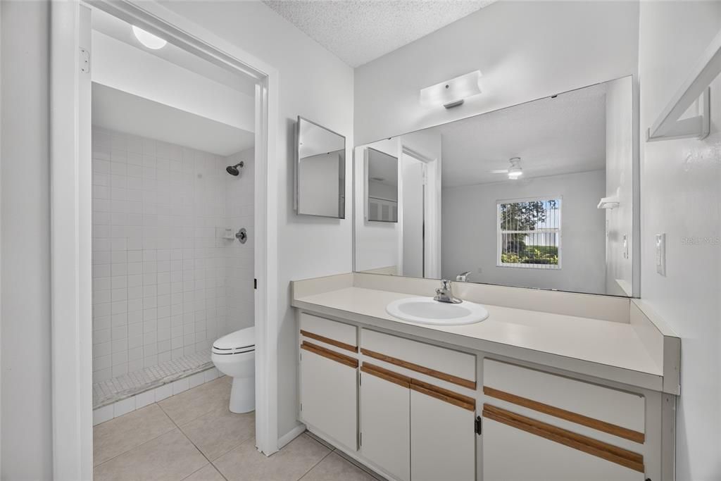 В аренду: $1,795 (2 спален, 2 ванн, 1152 Квадратных фут)