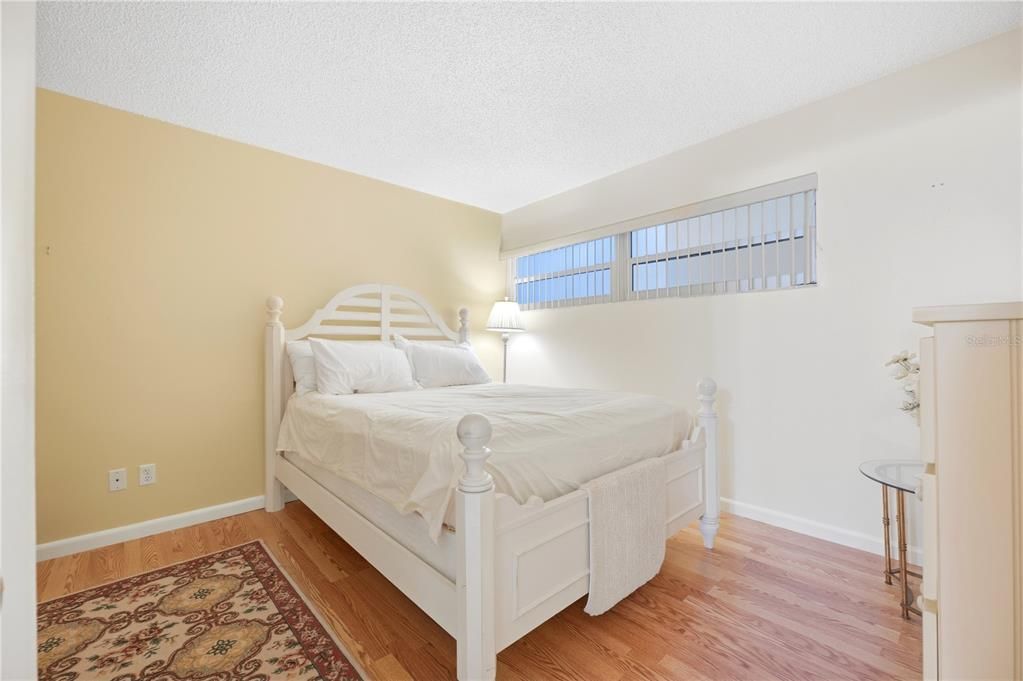 For Sale: $695,000 (2 beds, 2 baths, 1110 Square Feet)