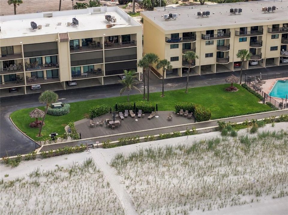 For Sale: $695,000 (2 beds, 2 baths, 1110 Square Feet)
