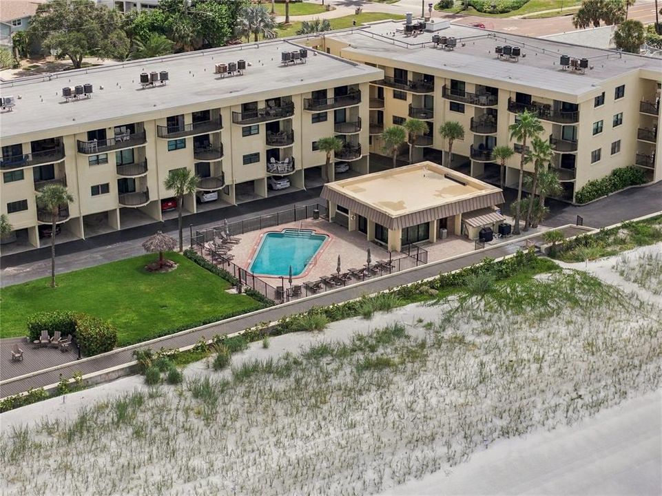 For Sale: $695,000 (2 beds, 2 baths, 1110 Square Feet)