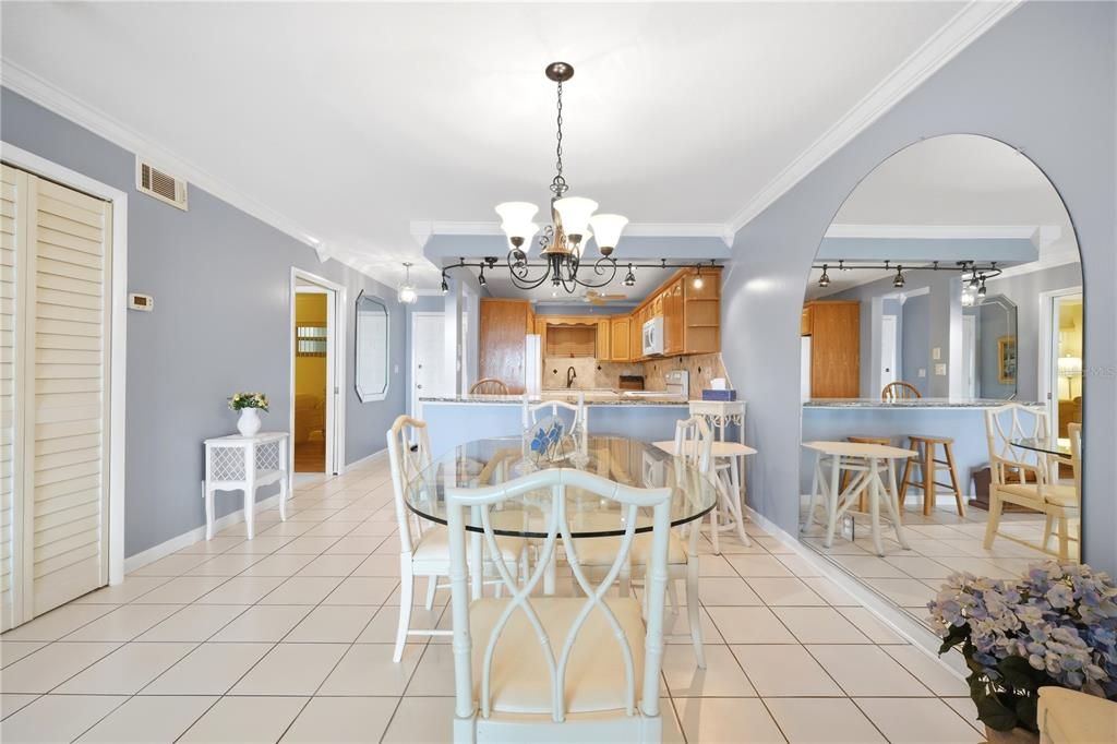 For Sale: $695,000 (2 beds, 2 baths, 1110 Square Feet)