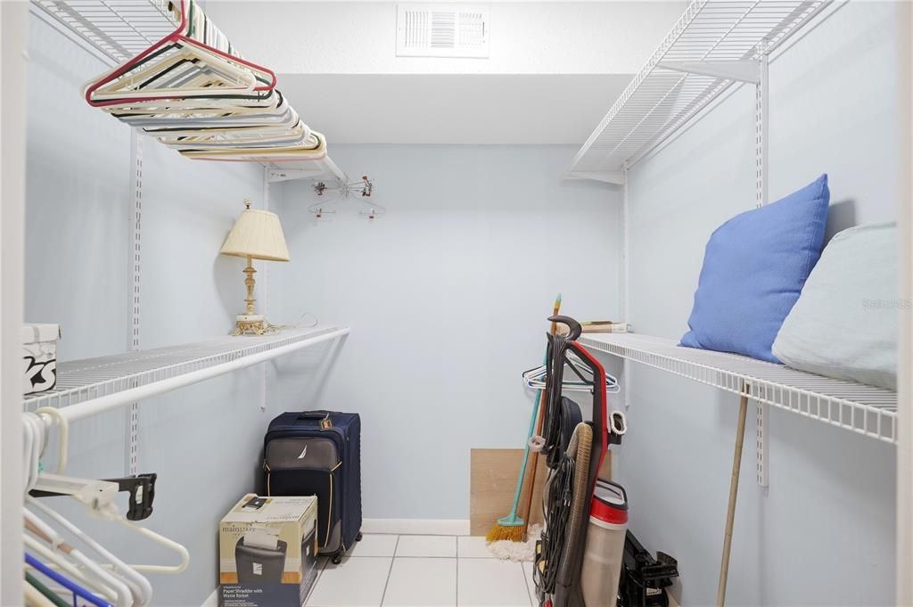 For Sale: $695,000 (2 beds, 2 baths, 1110 Square Feet)