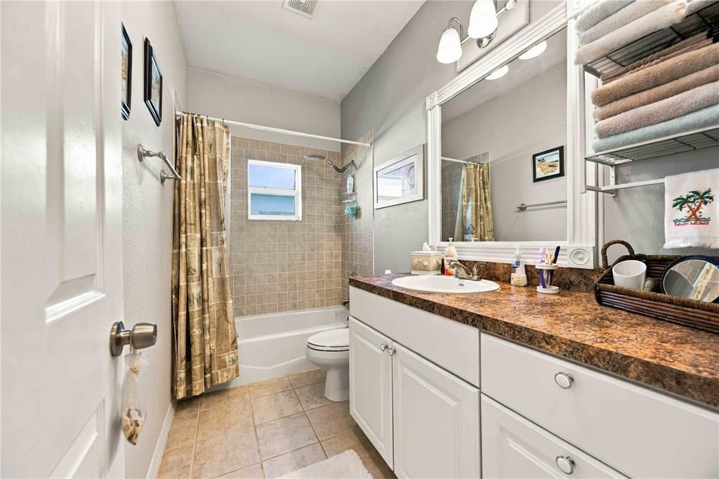 For Sale: $249,900 (3 beds, 2 baths, 1368 Square Feet)