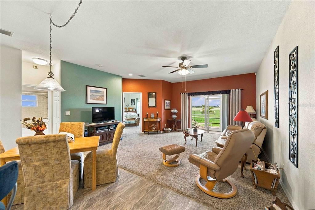 For Sale: $249,900 (3 beds, 2 baths, 1368 Square Feet)
