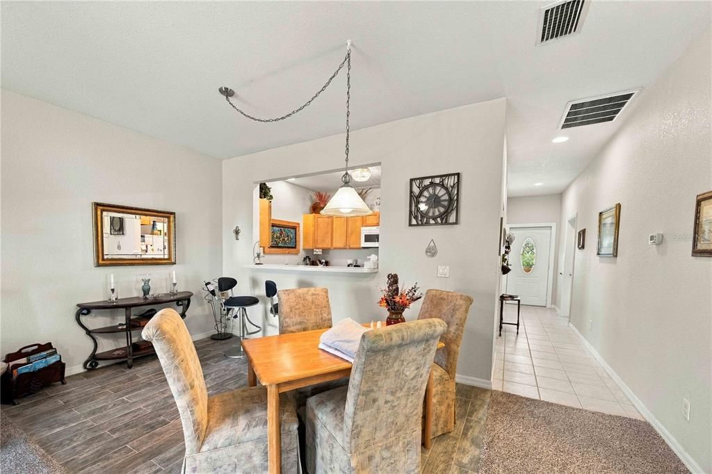 For Sale: $249,900 (3 beds, 2 baths, 1368 Square Feet)