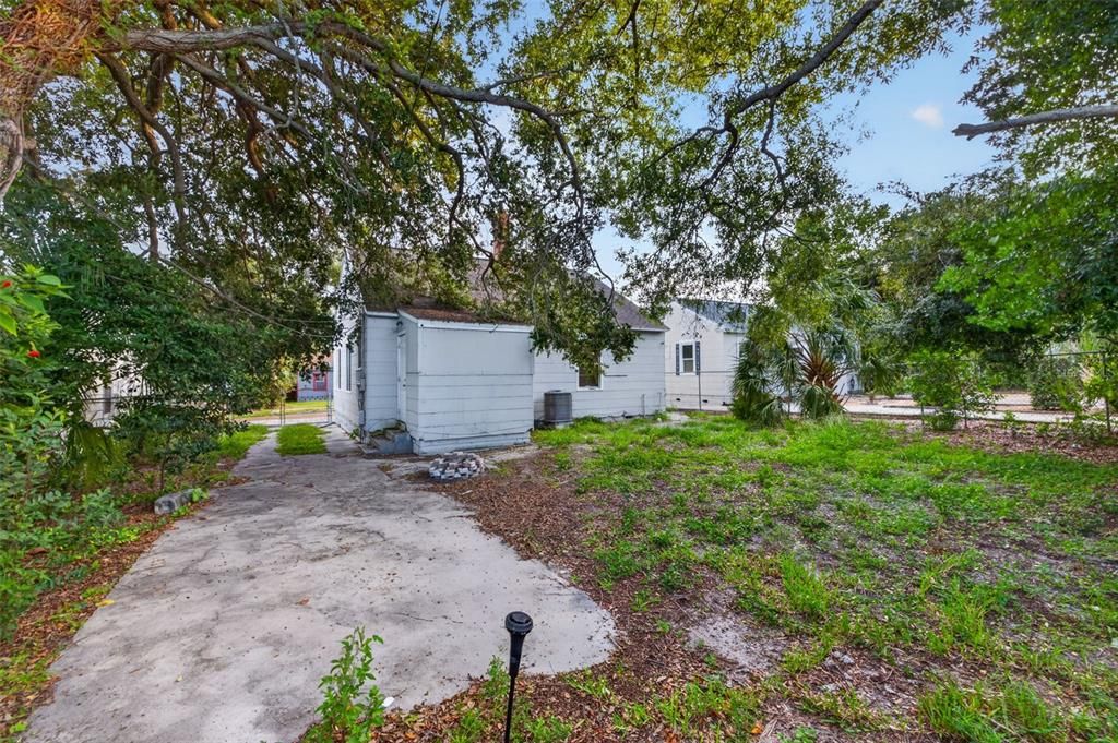 For Sale: $185,000 (2 beds, 1 baths, 1080 Square Feet)