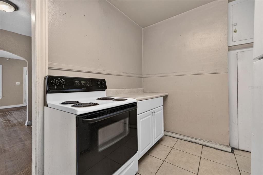 For Sale: $185,000 (2 beds, 1 baths, 1080 Square Feet)
