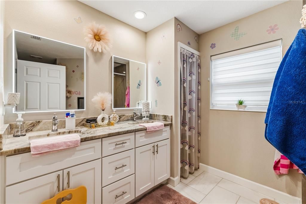 For Sale: $445,000 (3 beds, 2 baths, 1725 Square Feet)