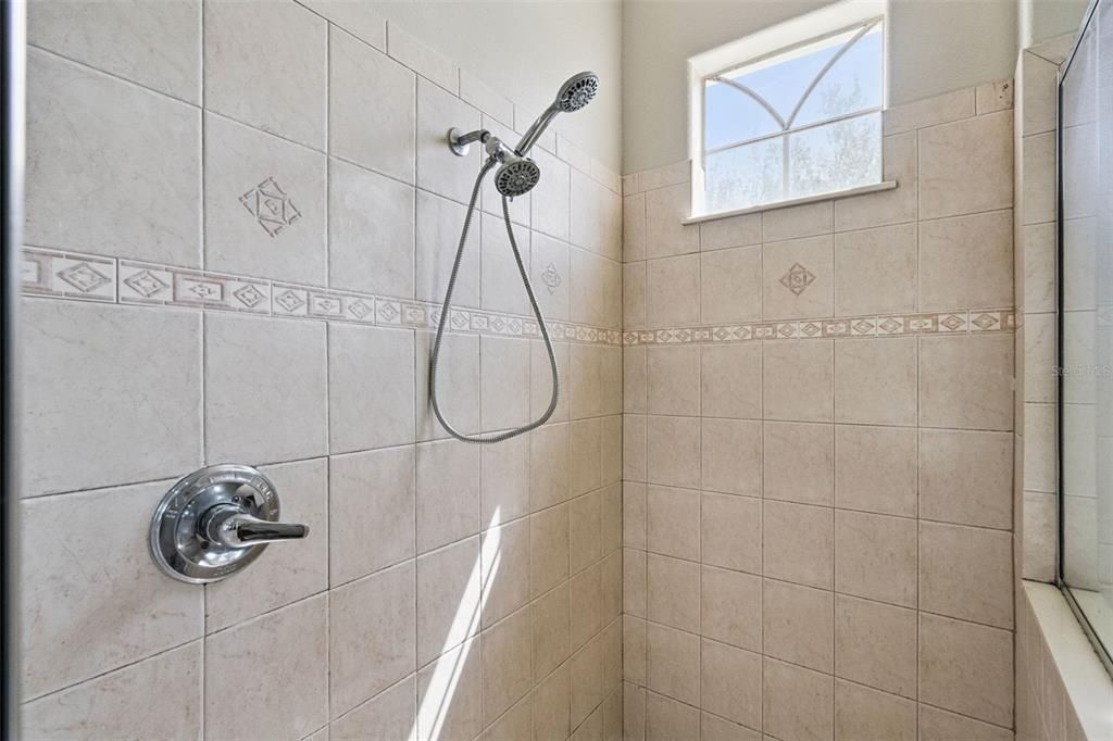 For Sale: $549,950 (4 beds, 3 baths, 2285 Square Feet)