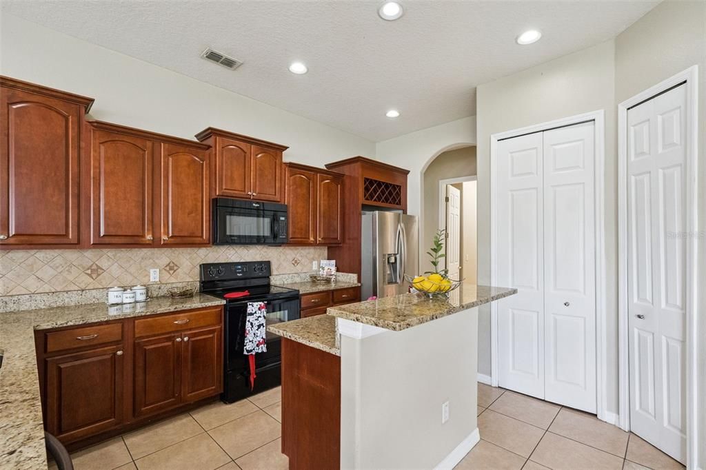 For Sale: $549,950 (4 beds, 3 baths, 2285 Square Feet)