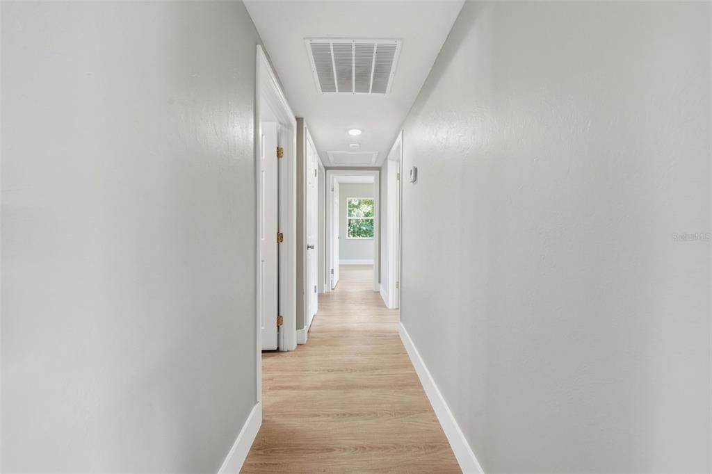 For Sale: $299,900 (3 beds, 2 baths, 1593 Square Feet)