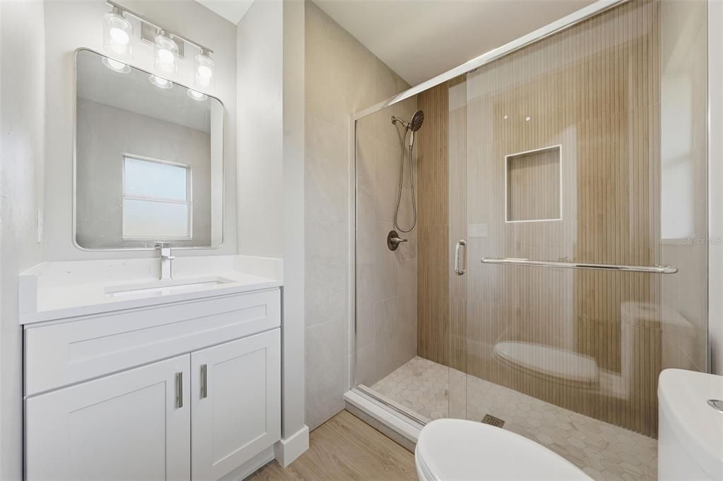 For Sale: $299,900 (3 beds, 2 baths, 1593 Square Feet)
