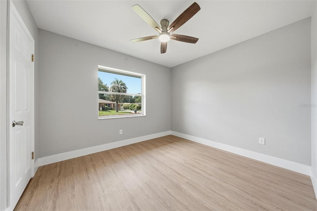 For Sale: $299,900 (3 beds, 2 baths, 1593 Square Feet)
